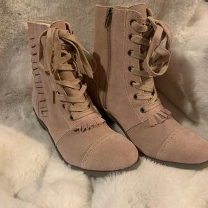 Girls Mauve suede boots